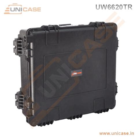 Hard Plastic Case with Heavy Duty Wheels - UW6620TR