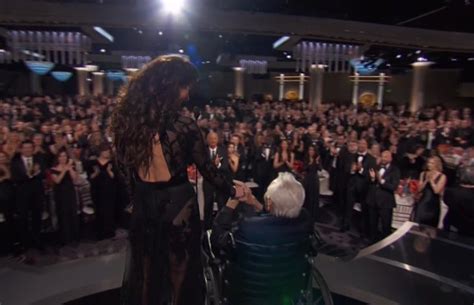 Hollywood legend Kirk Douglas gets standing ovation at Golden Globes ...