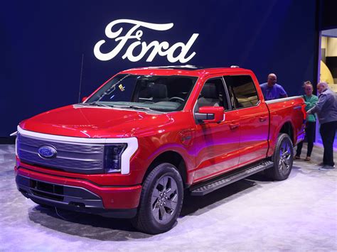 2025 Ford F-150 Lightning December Lease Deals Could Make You Skip a Silverado EV - Autoblog