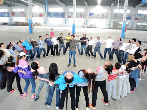 20个室内趣味游戏活动-上海西点军训