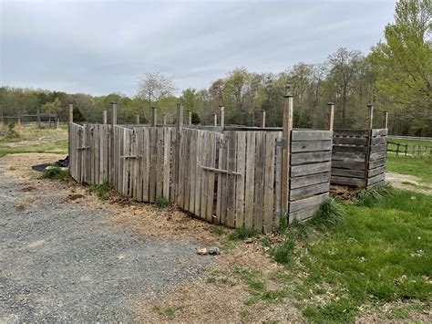 Hossin'-Around-Stables