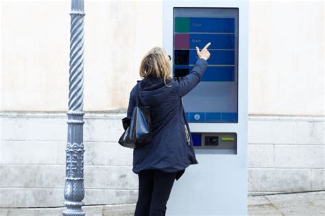 Digital Signage User Interface 的图像结果