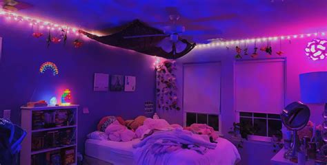 aesthetic neon room | Neon room decor, Neon bedroom, Bedroom aesthetic