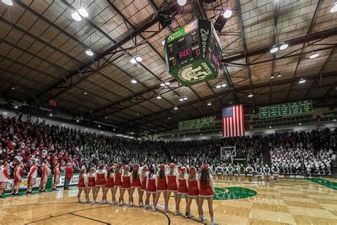 World's Largest High School Basketball Gym: world record in New Castle ...