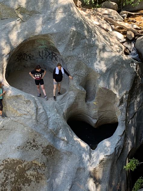 Hiking The Heart Rock Trail To The Waterfall (Lake Arrowhead Area, CA ...