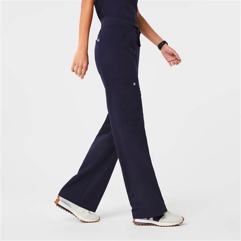 Women’s High Waisted Isabel Wide Leg Scrub Pants - Navy · FIGS
