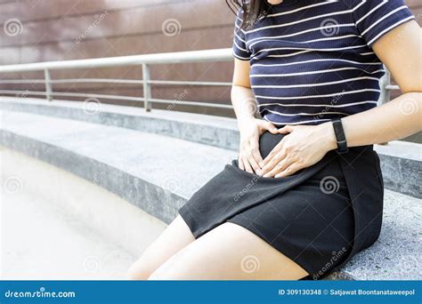 Pelvic Pain in Woman,painful in Visceral,infection or Injury in Lower ...