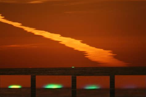 How to observe the mythical green flash, visible at sunrise and sunset?