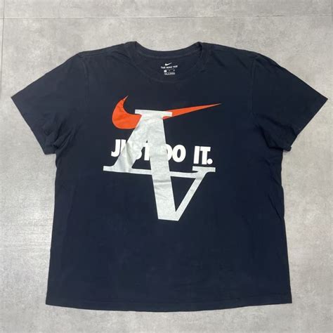 VOO LINEAGE 1ST ANNIVERSARY SP TEE【22】 | MAROON WEBSTORE