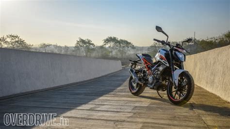 2017 KTM 250 Duke first ride review - Overdrive