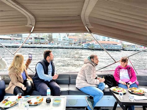 90 Minutes Small Group Guided Bosphorus Luxury Yacht Cruise - Klook India