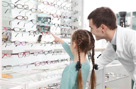 What Is a Refraction Eye Exam? | San Diego | Total Vision