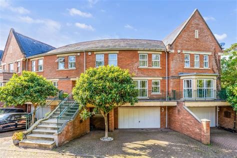 Properties for sale in Virginia Water | Buckinghams