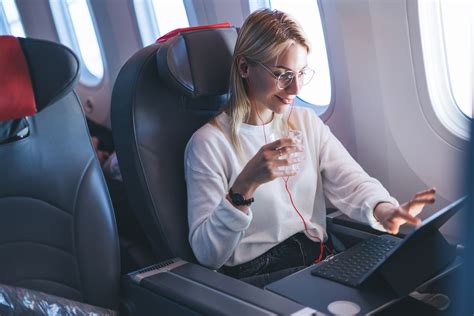 Gogo Inflight Internet - Everything You Need to Know [2024]