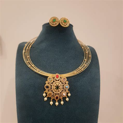 Layered hasli with navaratan pendant – Nemalee