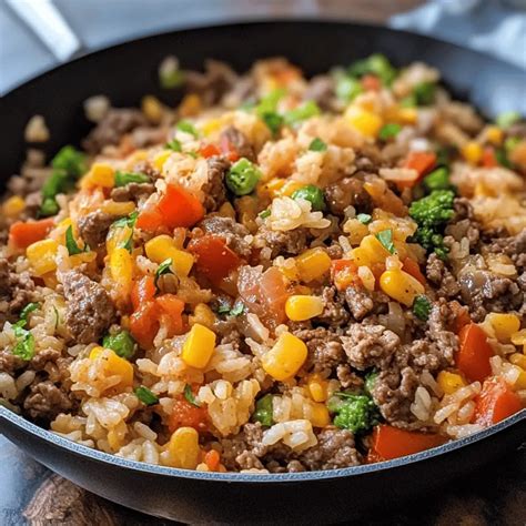Easy Creamy Beef and Veggie Rice Skillet: Comforting Meal