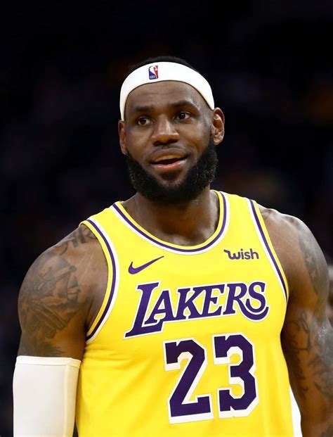 Top 10 hottest NBA players you can't take your eyes off: LeBron James ...