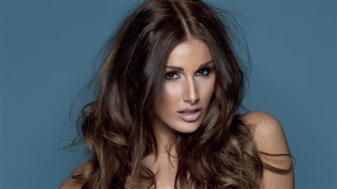 Lucy Pinder - Biographies, Galleries, Wallpapers, Photos And Pictures