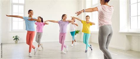 Girls Dance Exercise 的图像结果