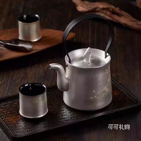 弟送哥什么礼物好最新素材