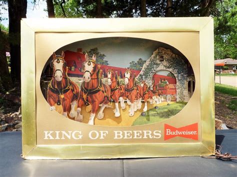 HUGE RARE!! VINTAGE BUDWEISER CLYDESDALE BEER SIGN W/ LIGHT | #1936236650
