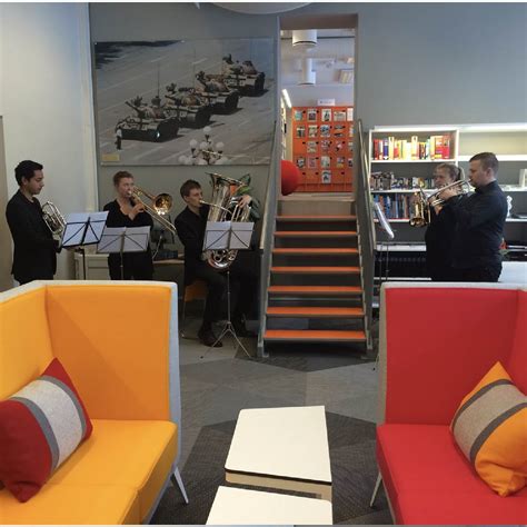 Computer Library Modern 的图像结果