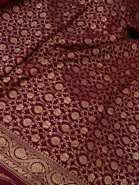 Maroon Pure Banarasi Khaddi Crepe Silk Saree - Aura Benaras – AuraBenaras
