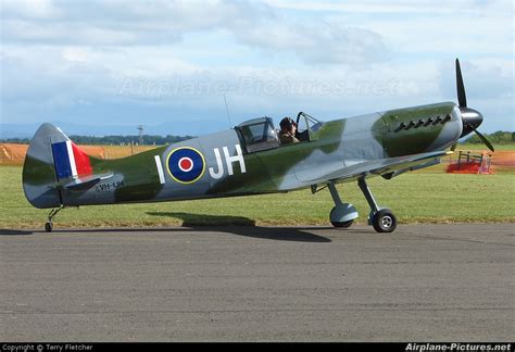 VH-IJH - Private Supermarine Spitfire Mk.26 (replica) at Perth - Scone ...