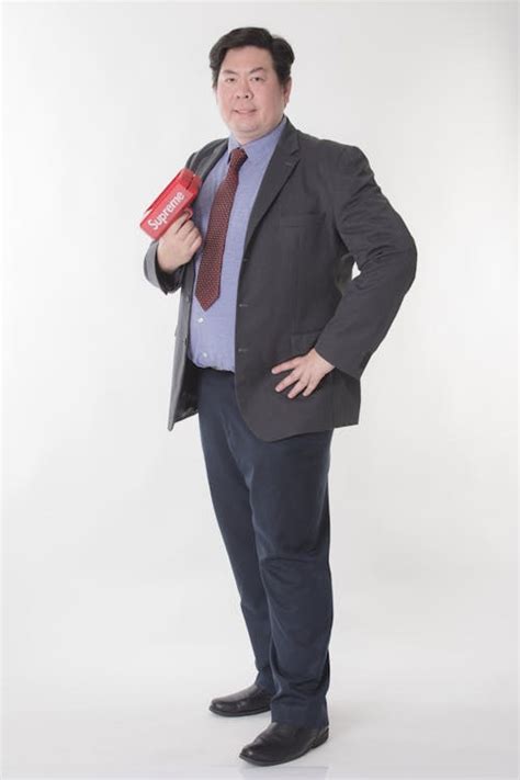 Simple Business Man in a Suit 的图像结果