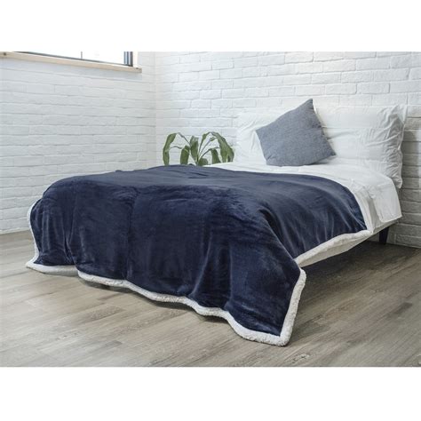 PAVILIA Plush Sherpa Fleece Blanket Throw, Twin, Navy | Soft, Warm ...