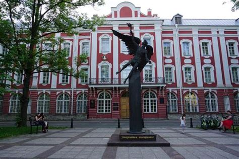 俄罗斯圣彼得堡哪些美术学院比较好?下文推荐的建议考虑!「环俄留学」
