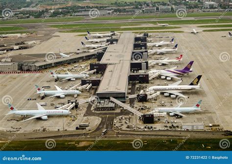 Terminal 2, Heathrow Airport, London Editorial Photography - Image of ...
