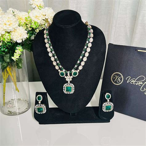 Nayaab Heer neckpiece - Green