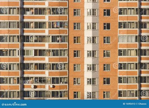 Real Building Front View 的图像结果