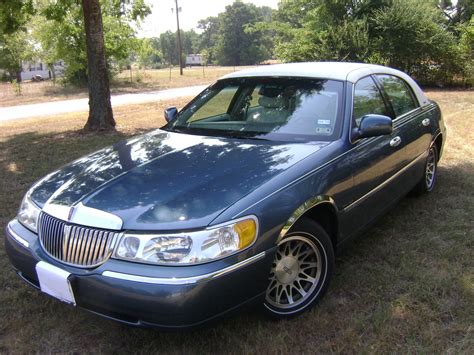 Lincoln Town Car 2002 - carjulm