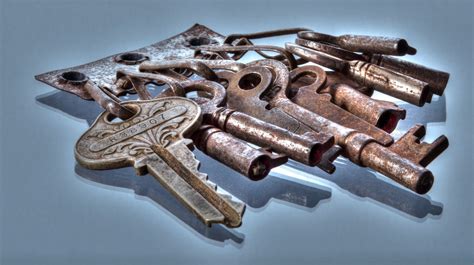 Katelyn Sebastian Photography: Antique Handcuff Keys