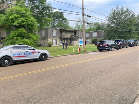 19-year-old in custody after shooting at officer in Brookhaven