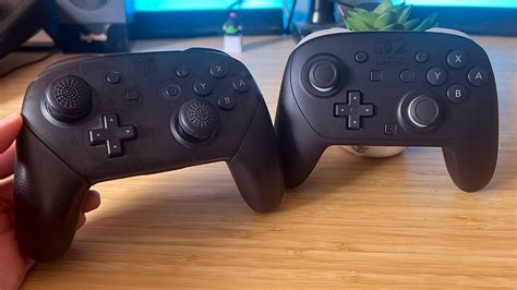 Nintendo Switch 2 Pro Controller vs Switch Pro…