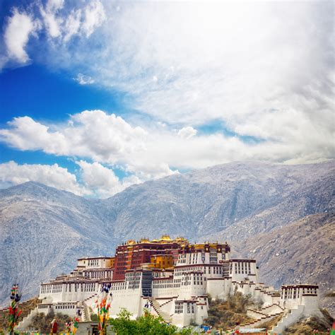 Gyantse, Shigatse and Nam Tso - The Land of Snows