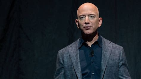 [100+] Jeff Bezos Pictures | Wallpapers.com