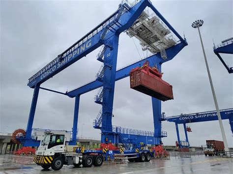 中远海运港口武汉码头正式开启外贸业务|武汉市_新浪新闻