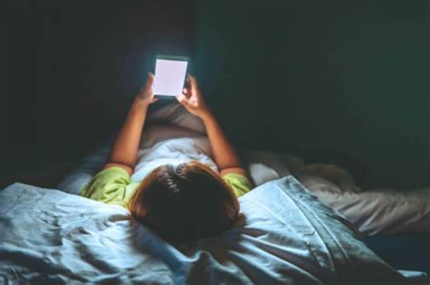 【警惕】长时间看电子屏幕影响睡眠质量！ - 知乎