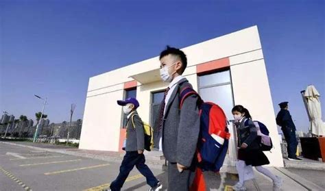 直面疫情无法躲闪，北京中小学生下周能否复课_腾讯新闻