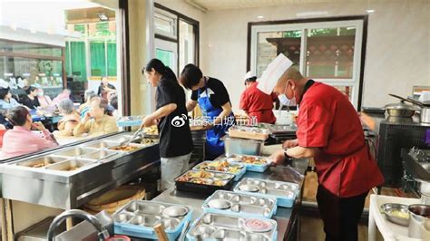 社区便民食堂 让老人享“食”惠_包头新闻网_黄河云平台