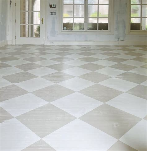 Checkered Floor Tile for a Stylish Entryway