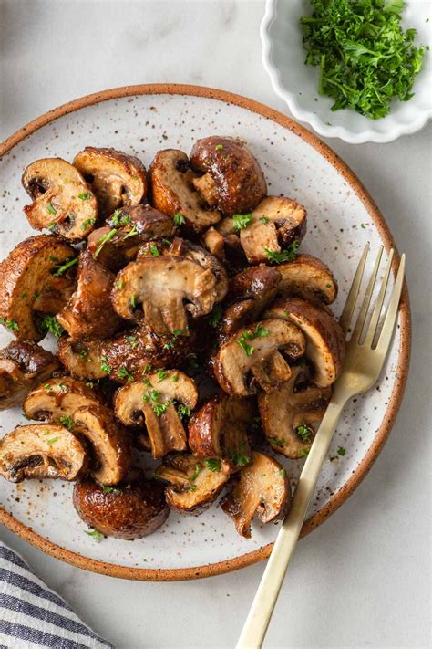 This easy Air fryer mushrooms recipe makes the juiciest and the most ...