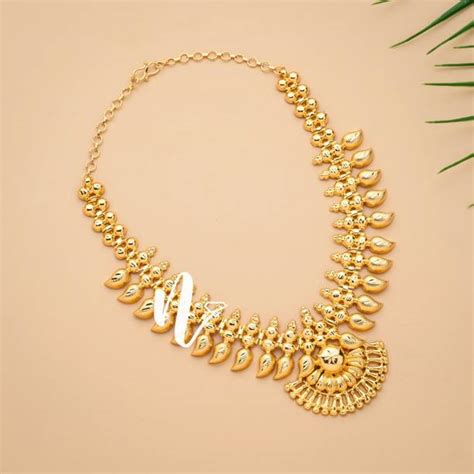 Gold Necklace - Buy Latest Gold Chain Necklace online at Best Prices in ...