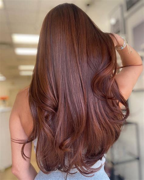 34 Chestnut Brown Hair Color Ideas for Rich & Warm Elegance