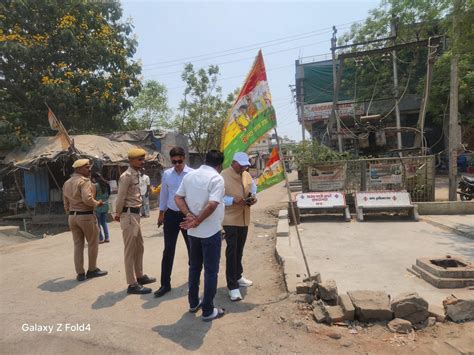 Work delayed due to temple moving on Ankleshwar to Rajpipla road ...