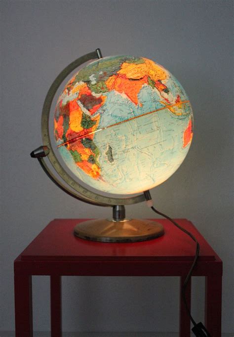Lighted Globe 的图像结果